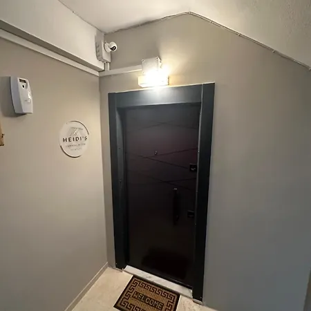 The Heidi's House 아파트 코스 타운